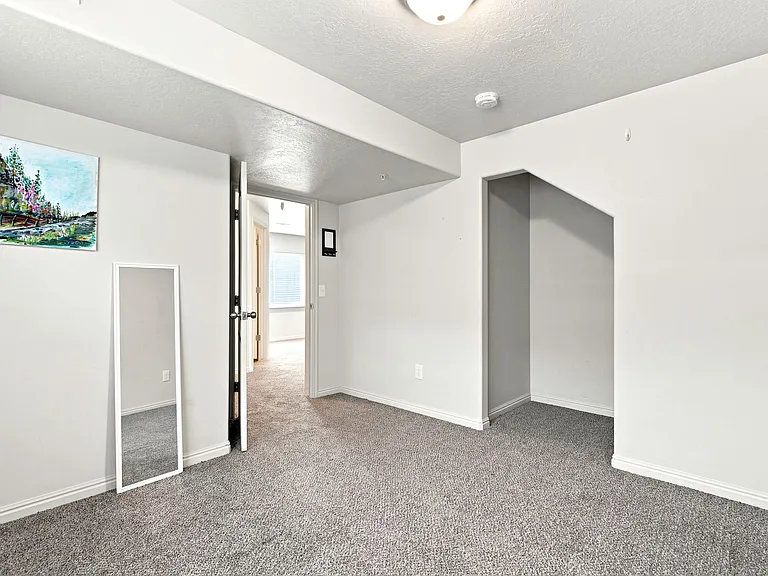 152 S 930th St E — Photo 32
