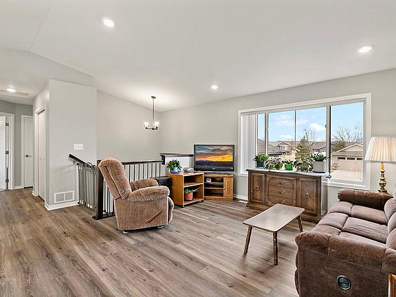 2nd image of 1024 Talon Ave