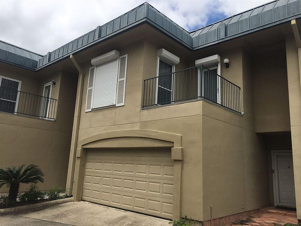 1st image of 921 Marine Dr APT 108B