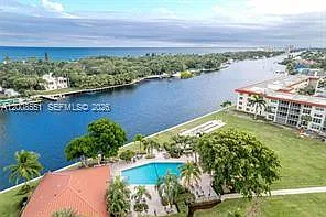 3050 NE 48th Ct #405