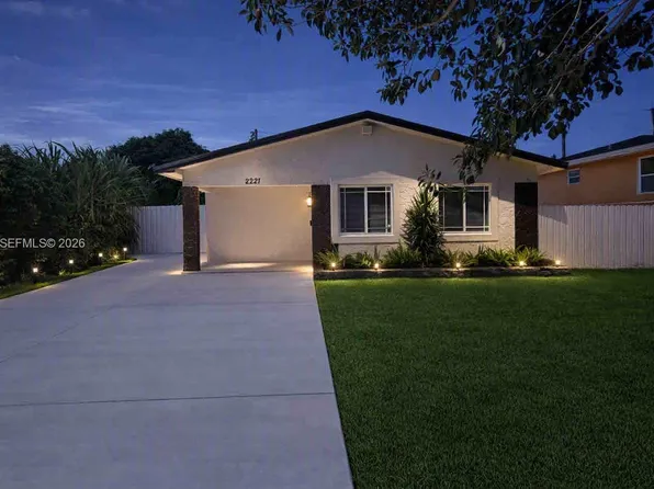 2221 NW 170th St, Miami Gardens, FL 33056
