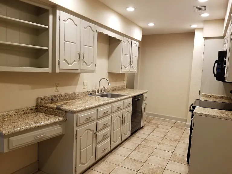 900 Rivercrest Blvd — Photo 16