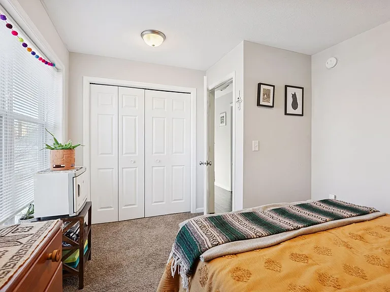 2449 Lyndale Ave S — Photo 8