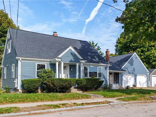 84 Elmcroft Ave, Providence, RI 02908