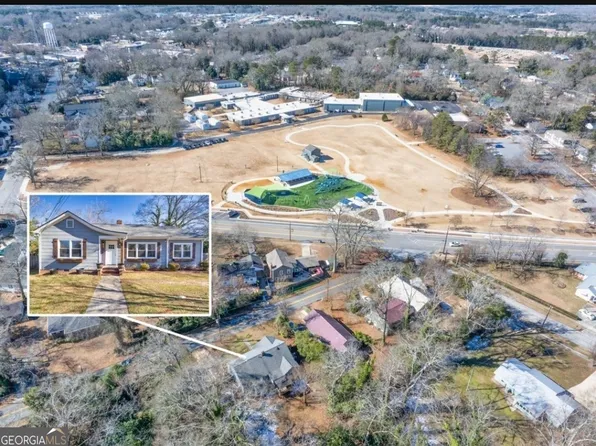 69 W Stephens St, Winder, GA 30680