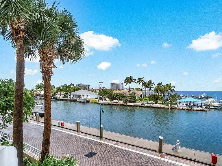 2650 Lake Shore Dr #206 — Photo 32