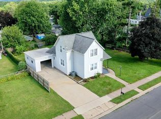 1713 N 5th St, Clinton, IA 52732