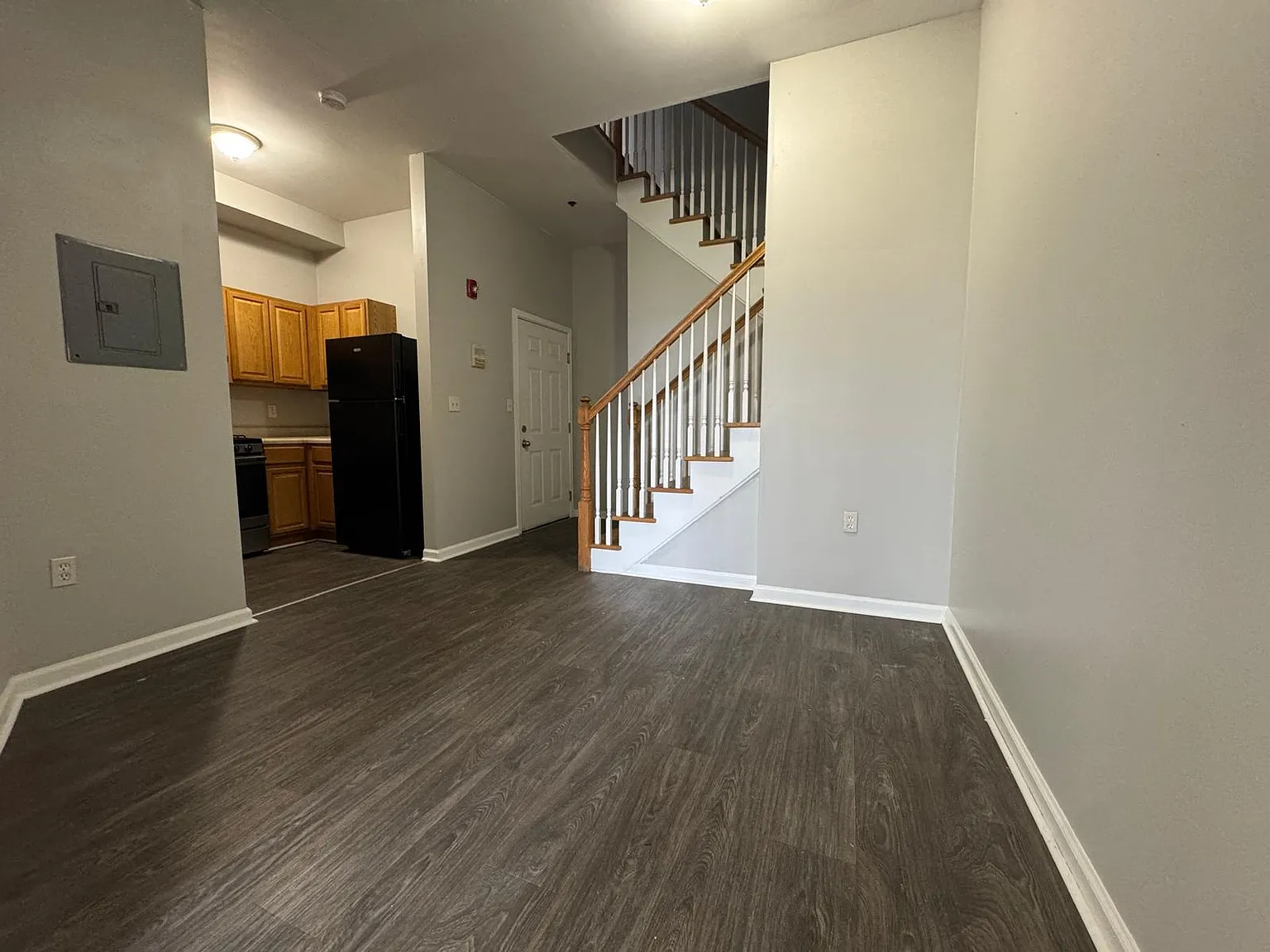 2 bed, 900 sqft, $1,775 — Photo 2