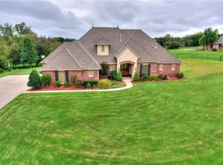 8101 Redhawk Ln, Edmond, OK 73034