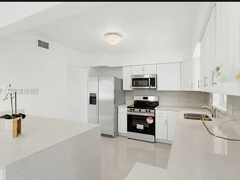 7160 SW 5th Ct #HOME — Photo 12