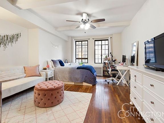 3rd image of 320 E 42nd St APT 403