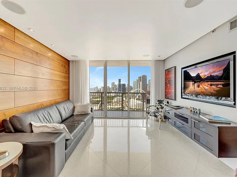 1750 N Bayshore Dr #3910 — Photo 5