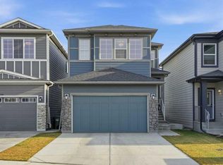 246 W Walcrest Vw SE, Calgary, AB T2X 4M1