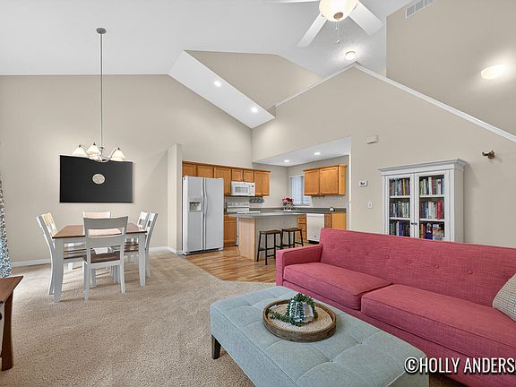 4th image of 2929 Stoney Creek Ct #102