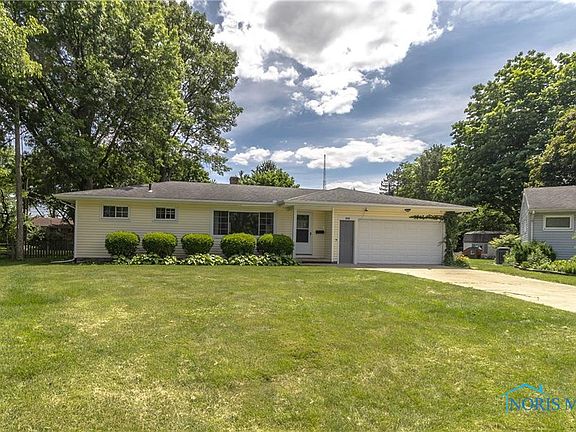 2nd image of 1058 Evergreen Ct