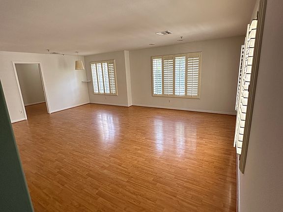 3rd image of 507 E Live Oak St APT D