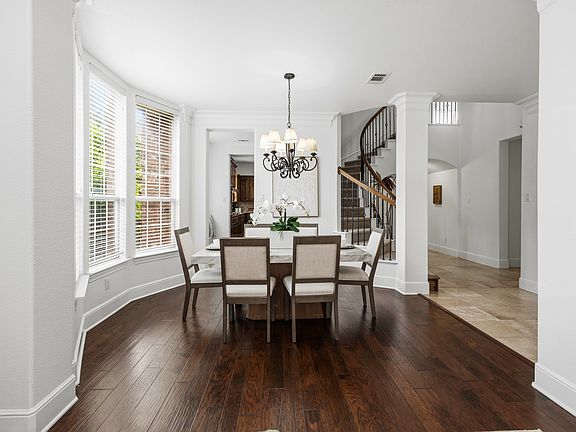 5th image of 8401 Foothill Dr