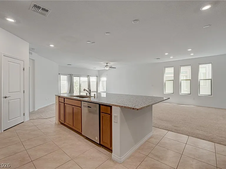 630 Great River Ave — Photo 19