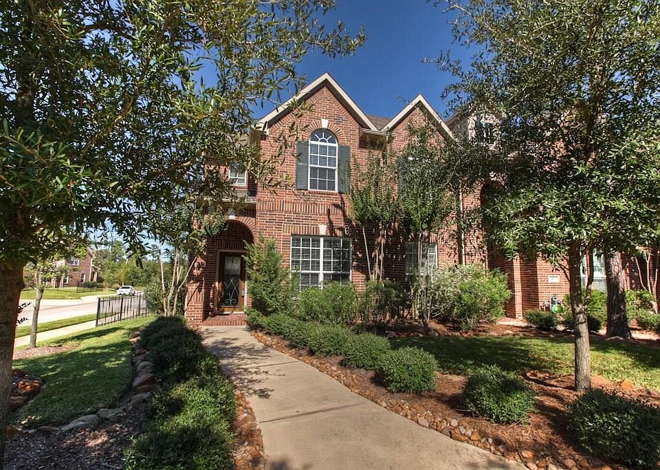 1st image of 14 Bettina Ln