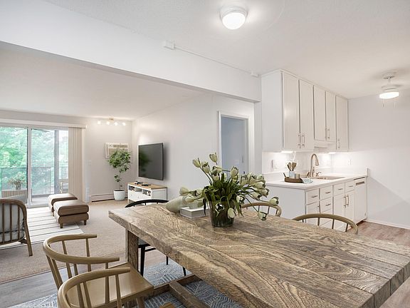 4th image of 4350 Brookside Ct APT 302