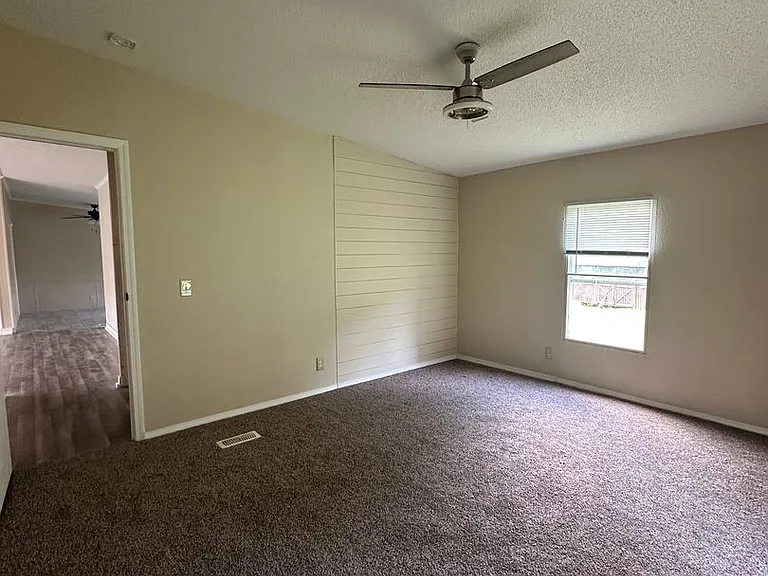 1200 Gwinn Ln — Photo 18
