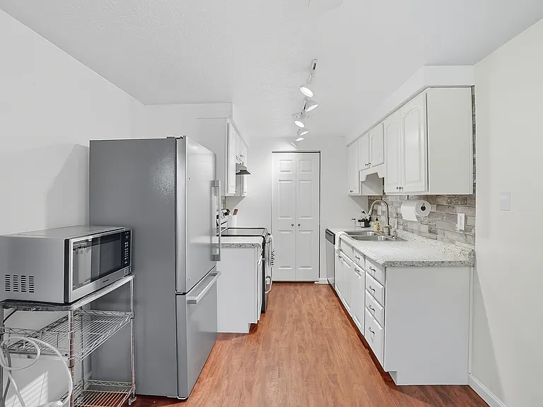 1644 Villa South Dr — Photo 9