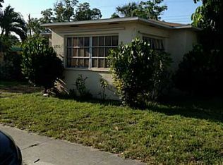 2256 Cody St, Hollywood, FL 33020