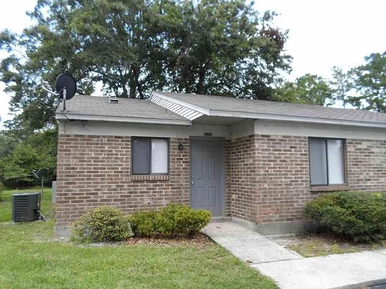 5926 NW 25th Ter #5926 — Photo 9
