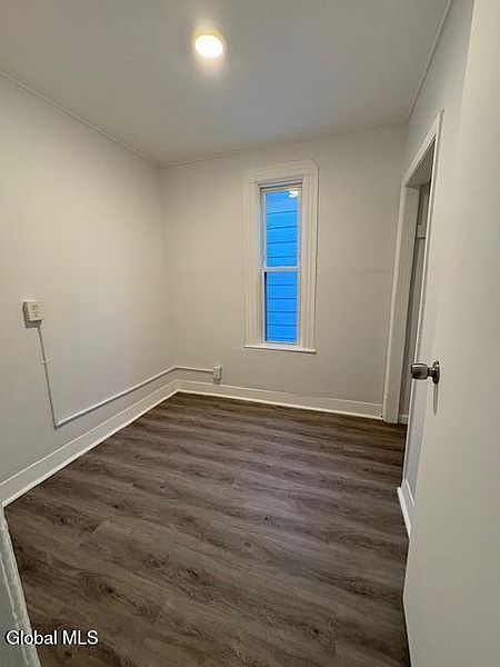 4th image of 1606 Foster Avenue