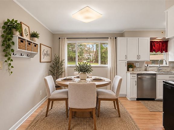4th image of 182 Chapel Dr