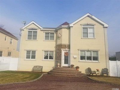 221 Frankel Blvd, Merrick, NY, 11566
