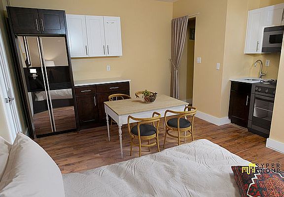 2nd image of 668 Hancock St #1G