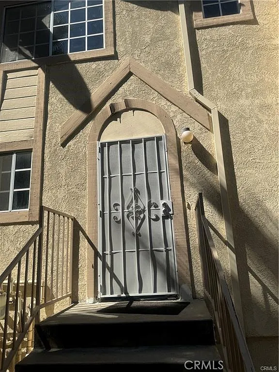 3 bed, 1400 sqft, $4,000 — Photo 2