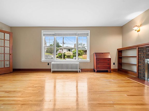 4th image of 151 Sanborne St