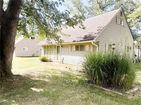 4102 Burkey Rd, Youngstown, OH 44515