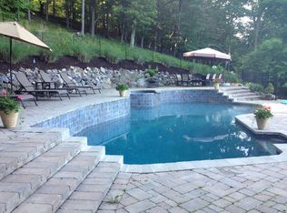 24 Gelding Hill Rd, Sandy Hook, CT 06482