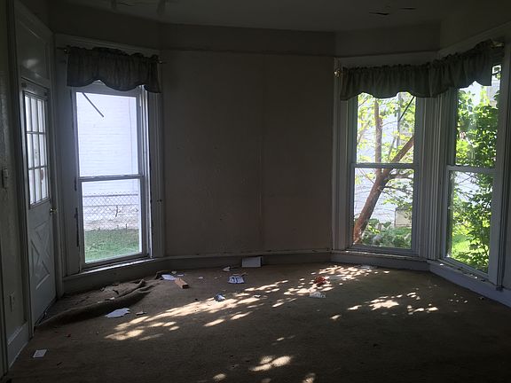 5th image of 2412 E 5th St