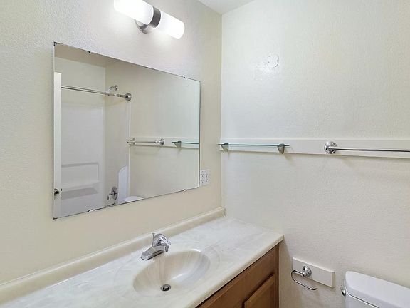 5th image of 935 Heartwood Ave APT 6