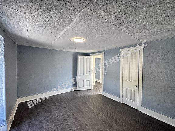 4th image of 128 Valley St #2