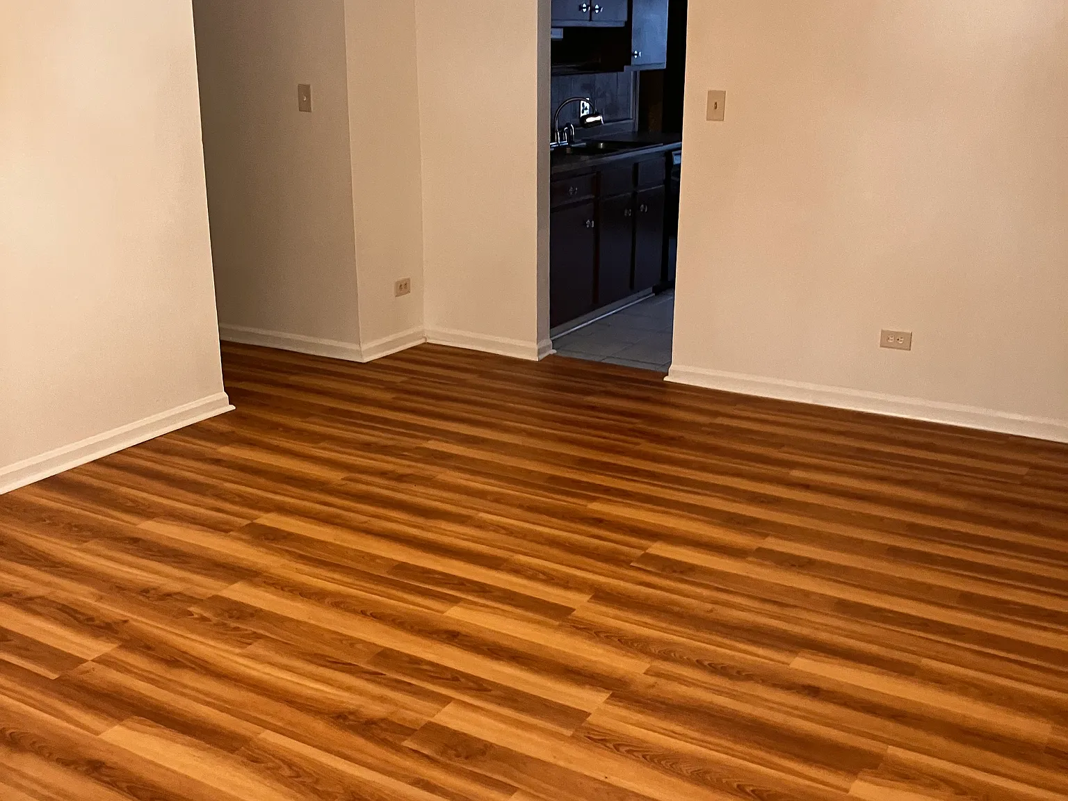 3 bed, 1400 sqft, $2,400 — Photo 2