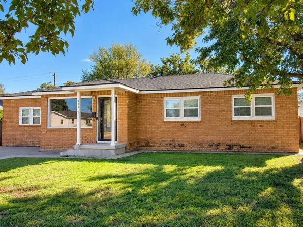 913 E 8th St, Dumas, TX 79029