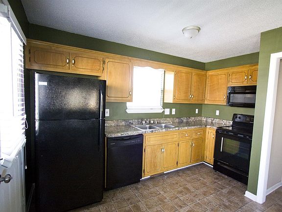 3rd image of 1201 Carol Dr