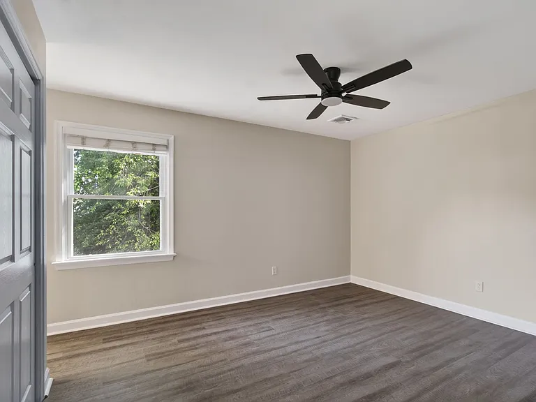 1040 Spotswood Ave — Photo 14
