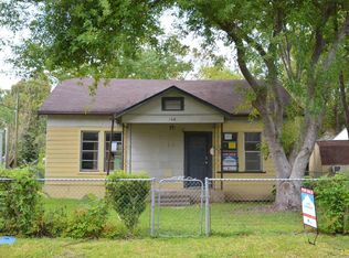 108 S 5th St, Highlands, TX 77562