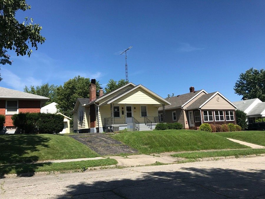 2nd image of 1735 Rosemont Blvd