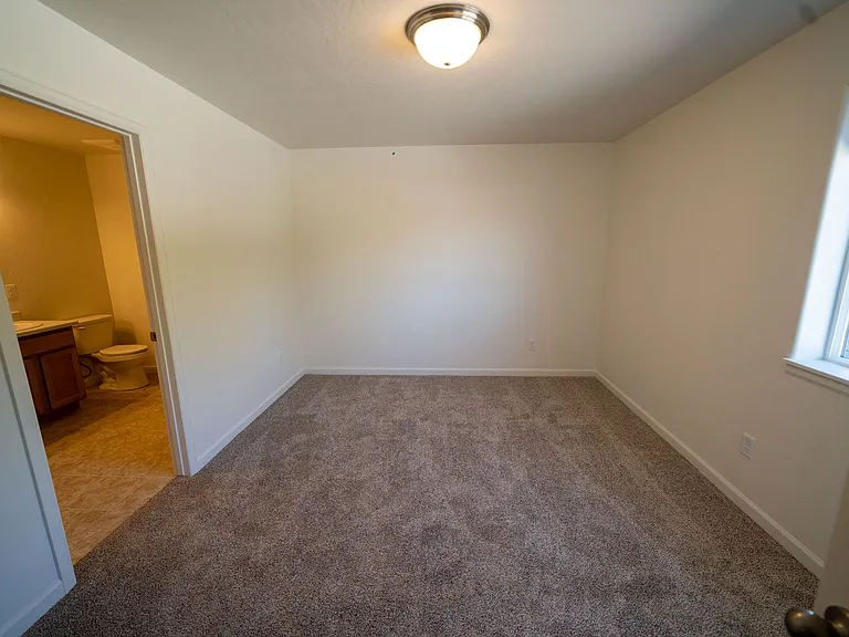 612 Mesa Canyon Ln #G — Photo 9