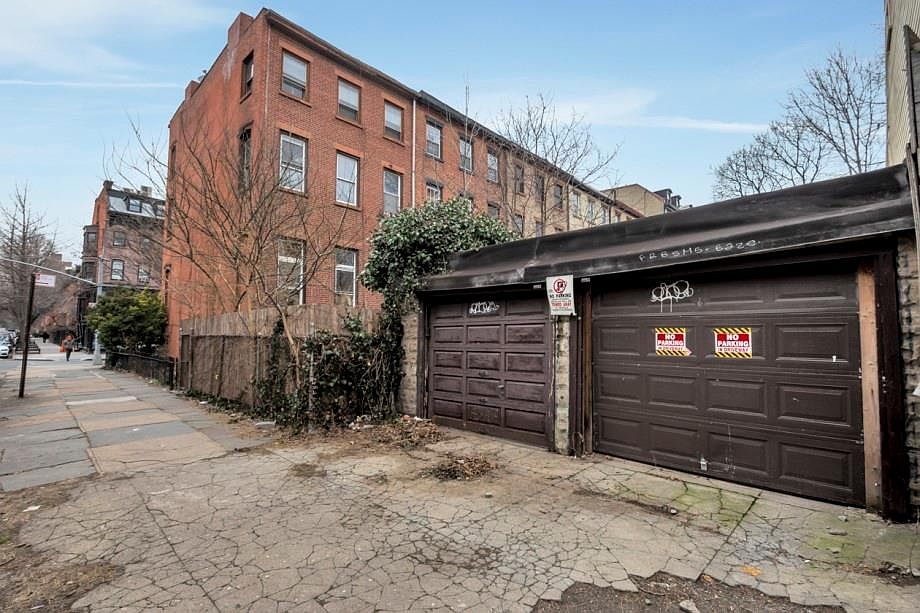 1st image of 98 Gates Ave