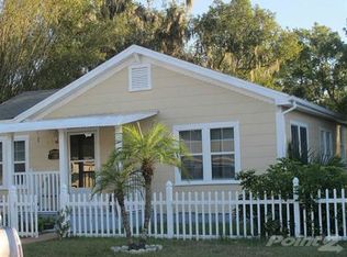 32 W Magnolia St, Apopka, FL 32703