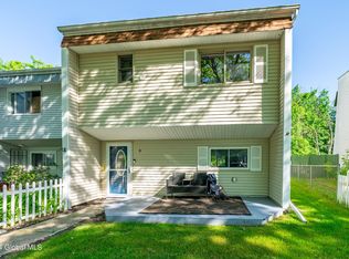 5 Tenandaho Ln, Mechanicville, NY 12118