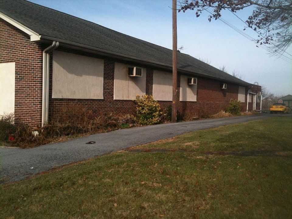 2nd image of 13 Hershey Ave